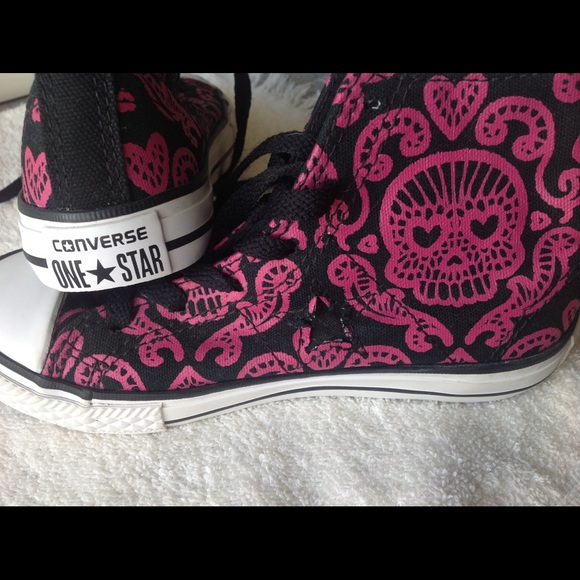 Youth Converse high tops, size 13 - Picture 6 of 6